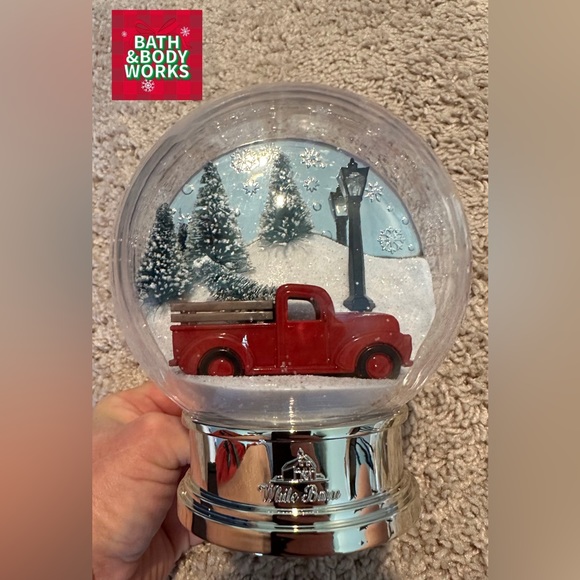 Bath & Body Works Other - B&BW 2022 Red Truck Globe Wallflower plug